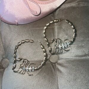 Honey B Gold Scorpion rhinestone earrings ✨🦂